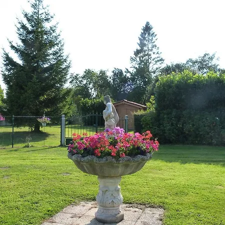 Et Relais Equestre De Marie Holiday home *